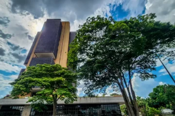 Banco Central revela que R$ 10 bilhões seguem esquecidos em bancos; saiba como consultar