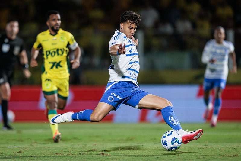 Cruzeiro empata, leva sufoco do Mirassol e cai para o 3º lugar do Brasileirão