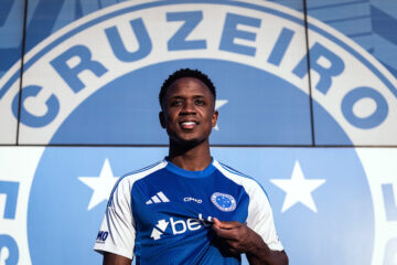 Cruzeiro confirma a chegada de Luis Sinisterra por empréstimo até 2026
