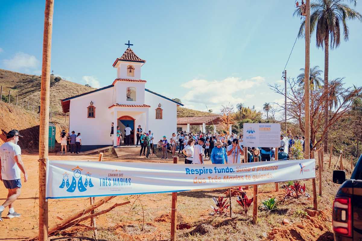 Caminho das Três Marias reúne mais de 300 pessoas em percurso religioso entre distritos de Itabira