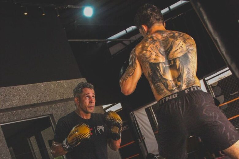 Studio Meu Treino Diário promove aulão de boxe na Praça Acrísio em Itabira; saiba como participar