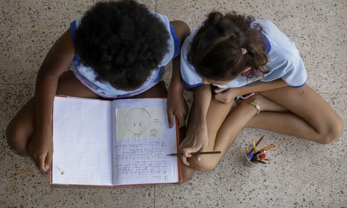 Prefeitura nega retirada de diretores das escolas rurais de Itabira; entenda