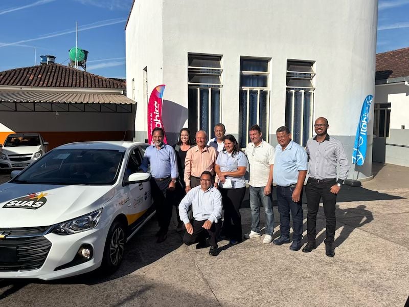 Lar de Ozanam recebe carro novo para auxiliar no atendimento a idosos em Itabira