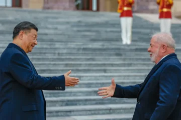 Lula conversa com o presidente chinês em meio a tarifaço de Trump