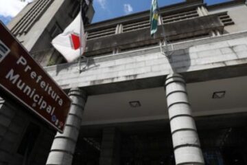 Prefeito Álvaro Damião sanciona reajuste de 2,49% para servidores de Belo Horizonte