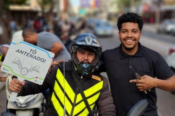 Blitz Educativa:  Mais de 100 antenas corta-pipas foram distribuídas no último sábado em João Monlevade