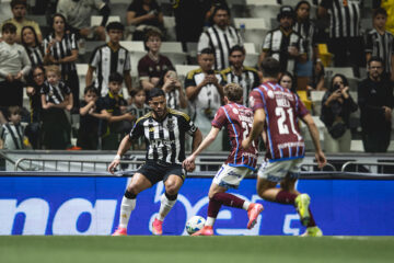 Atlético enfrenta um Grêmio em crise; Rádio Caraça transmite