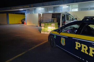 PRF recupera mais de mil garrafas de uísque furtadas de caminhão na BR-381