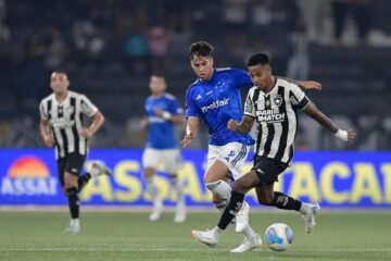 Bola rolando! Cruzeiro e Botafogo se enfrentam no Nilton Santos pela 18ª rodada do Brasileirão; acompanhe a transmissão pela Caraça FM