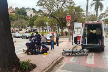 Idoso é atropelado por motociclista na faixa de pedestres no Centro de Itabira