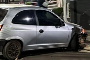 Colisão entre carros deixa homem ferido no Centro de Itabira