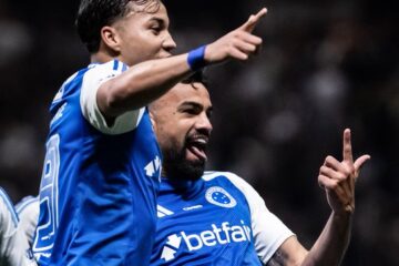 Brilho dos selecionáveis conduz maduro Cruzeiro a grande vitória