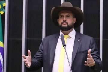 Zé Trovão que já ameaçou Lula ameaça também Alexandre de Moraes