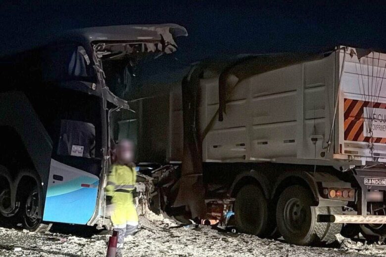 Acidente entre ônibus e carreta deixa 11 mortos e mais de 40 feridos no MT