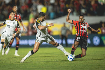 Vitória reage após 8 a 0 e bate Atlético-MG em jogo de técnicos interinos em Salvador