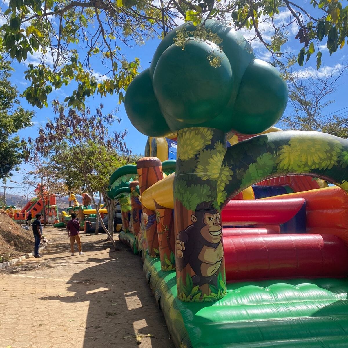 ItaFest traz opção de lazer para as crianças com brinquedos infláveis