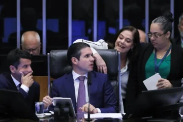 Câmara aprova urgência para isenção do IR de quem ganha até R$ 5 mil
