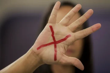 Violência política digital visa excluir mulheres negras dos espaços de poder