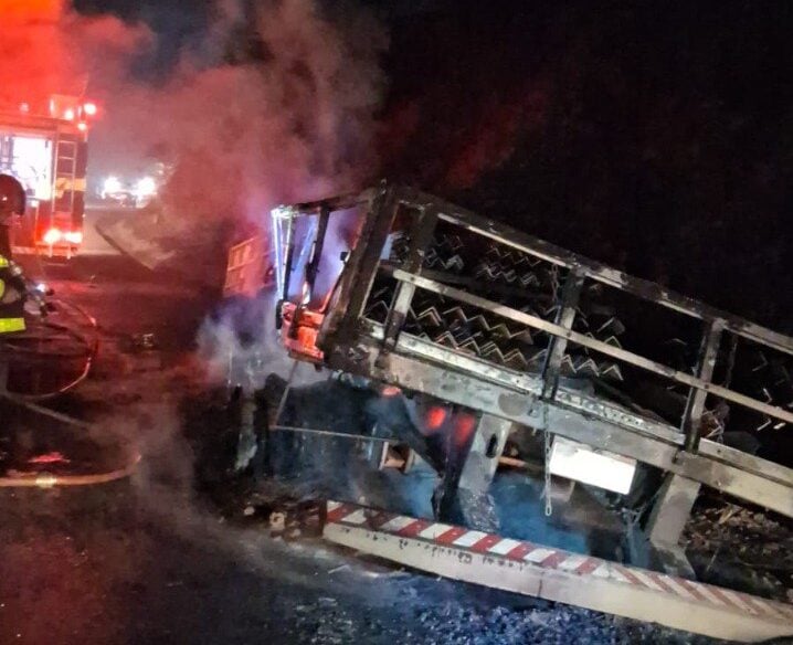 Incêndio em semirreboque atinge vegetação e mobiliza bombeiros na BR-381