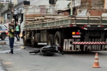 Acidente em Itabira deixa motociclista ferido no bairro Areão