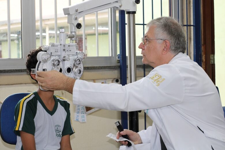 Barão de Cocais vai entregar 319 óculos a estudantes da rede municipal