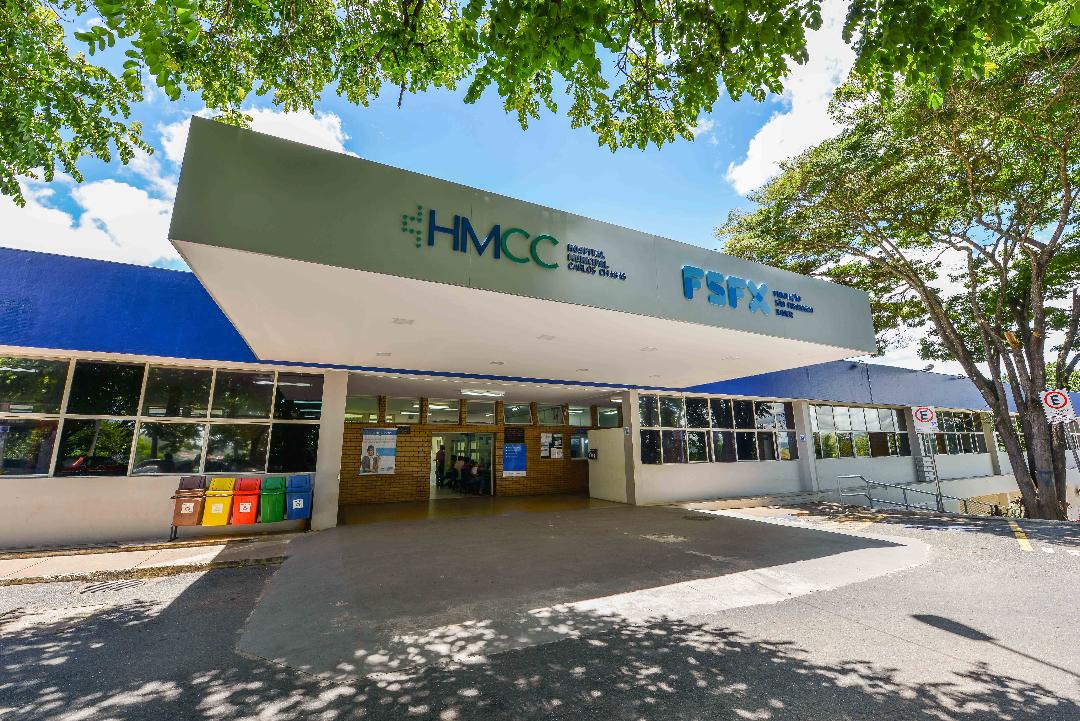 Secretária da Saúde anuncia estudo sobre futuro da administração do Hospital Carlos Chagas