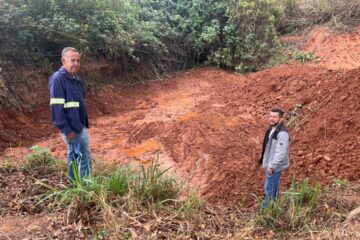 Prefeitura de João Monlevade realiza ações de limpeza e manutenção em bacias de contenção e córregos do município