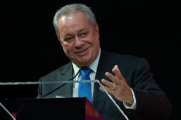 Manutenção da Selic é injustificada e agrava sufoco da indústria, afirma CNI