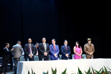 Câmara de Itabira realiza solenidade de entrega de honrarias no teatro da FCCDA