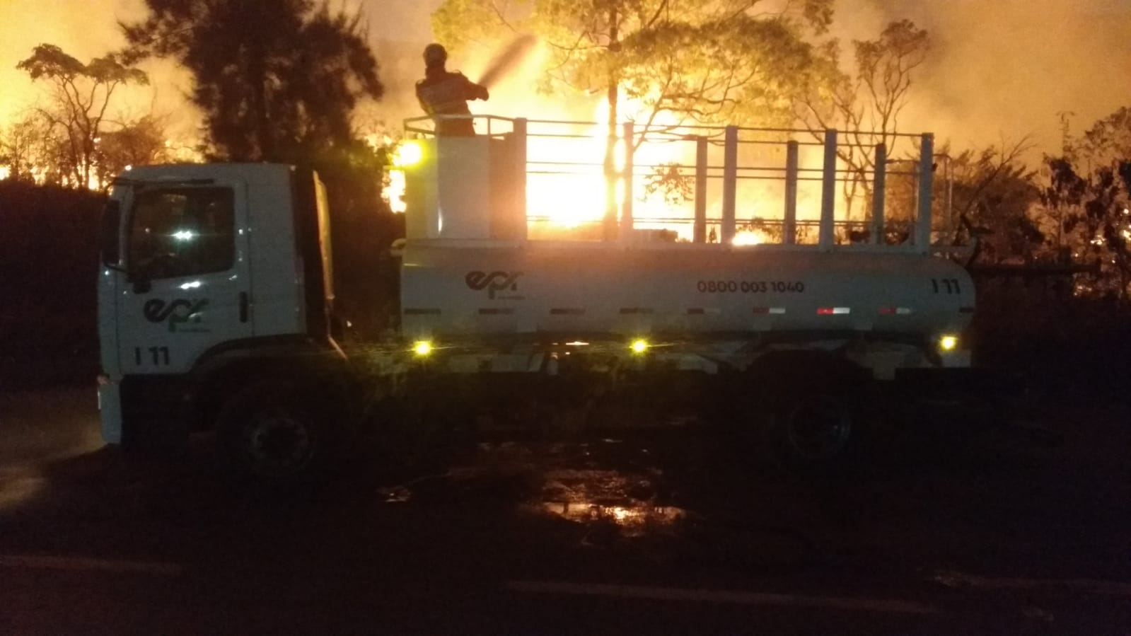 Áreas queimadas triplicam em um mês na BR-040 entre BH e Juiz de Fora