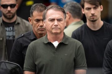 Após condenação, pressão para Bolsonaro desistir de 2026 salta de 65% para 76%, diz Quaest