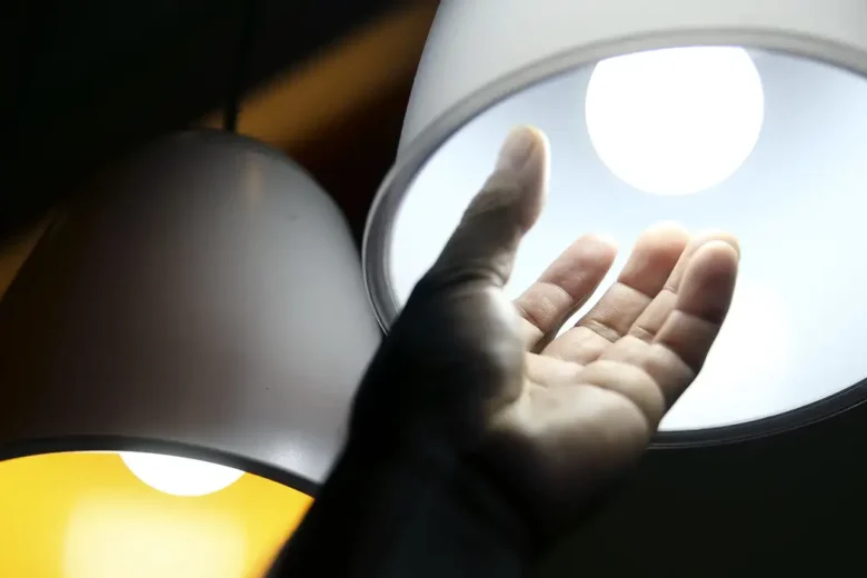 Gratuidade em conta de luz para baixa renda vai à sanção presidencial