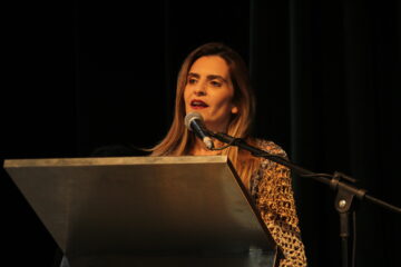Raquell Guimarães destaca força feminina em cerimônia de honrarias da Câmara: “toda mulher é por essência transformadora”