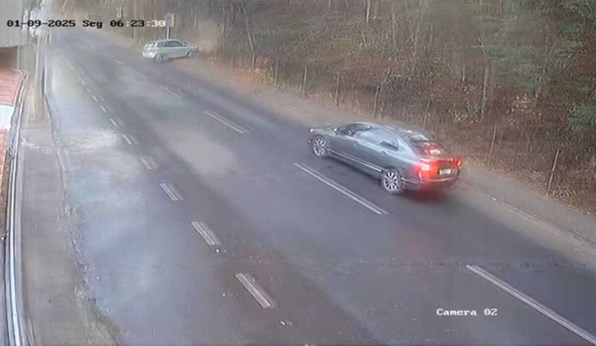 Itabira: carro perde controle e colide contra barranco no bairro Água Fresca