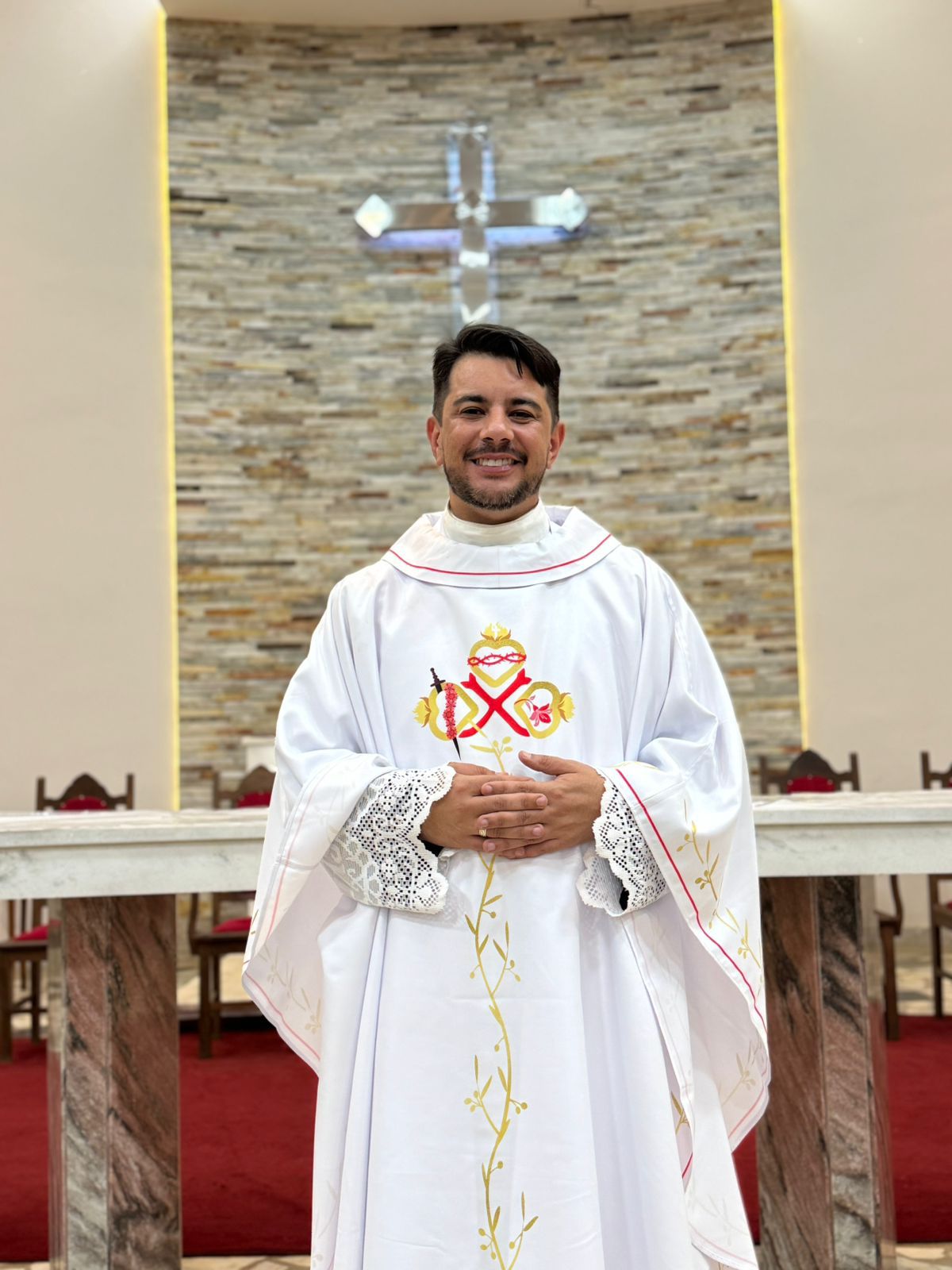 Padre Anderson Ferreira celebra 10 anos de sacerdócio