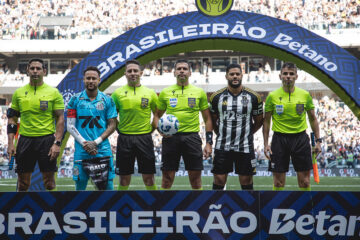 Atlético cede empate no fim e continua à beira do Z4