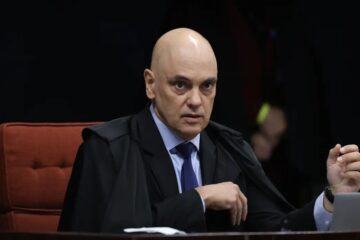 Julgamento de Bolsonaro: Alexandre de Moraes vota por manter delação premiada de Mauro Cid