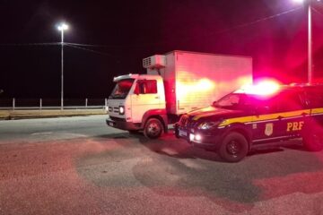 PRF frustra quadrilha de roubo de carga na BR-381 e recupera caminhão furtado