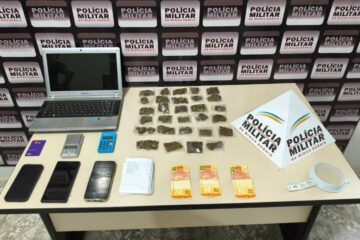 Polícia Militar prende dois homens por tráfico e apreende drogas, dinheiro e motocicleta em São Domingos do Prata