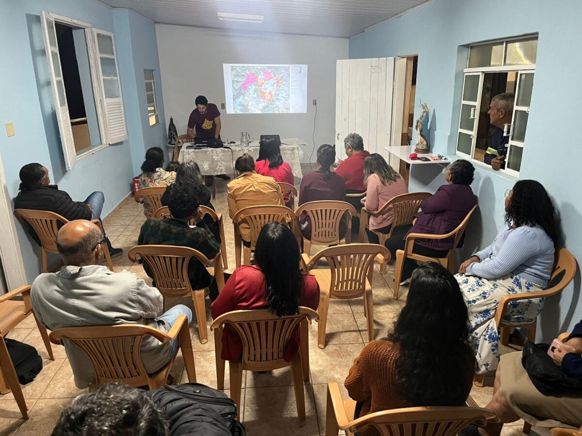 “Na mira” da expansão de cavas da Vale, moradores da Vila Amélia iniciam movimento para cobrar reparação 