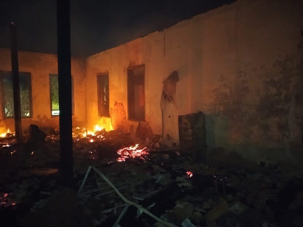 Incêndio destrói casarão histórico da Secretaria de Saúde em Santa Bárbara