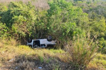 Quatro pessoas se ferem e uma morre, em colisão na BR-262, em Nova Serrana