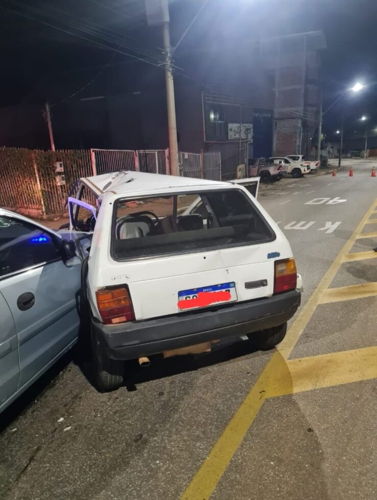 Colisão entre dois carros deixa três feridos em João Monlevade