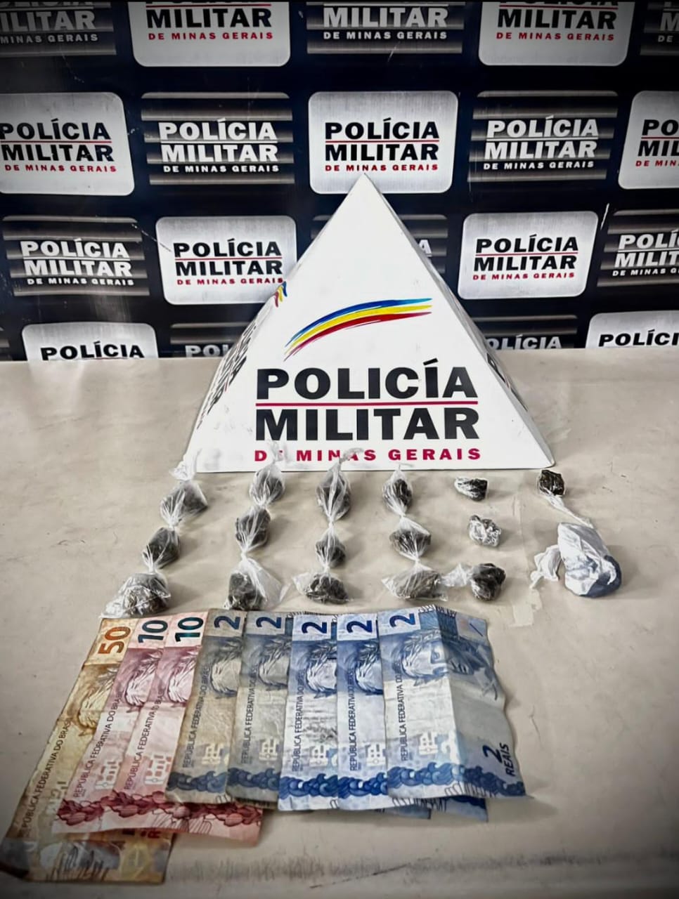 Jovem é preso por tráfico de drogas em João Monlevade