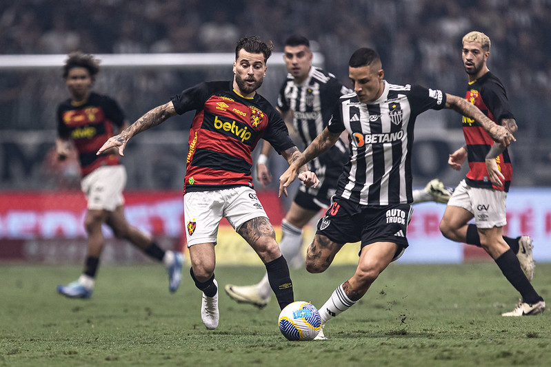 Atlético encara o lanterna Sport sob pressão por vitória “inegociável” no Brasileirão; Rádio Caraça transmite a partida