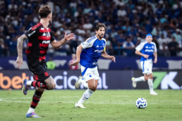 Cruzeiro encara Flamengo em duelo decisivo para se manter na briga pelo título do Brasileirão; Rádio Caraça transmite a partida