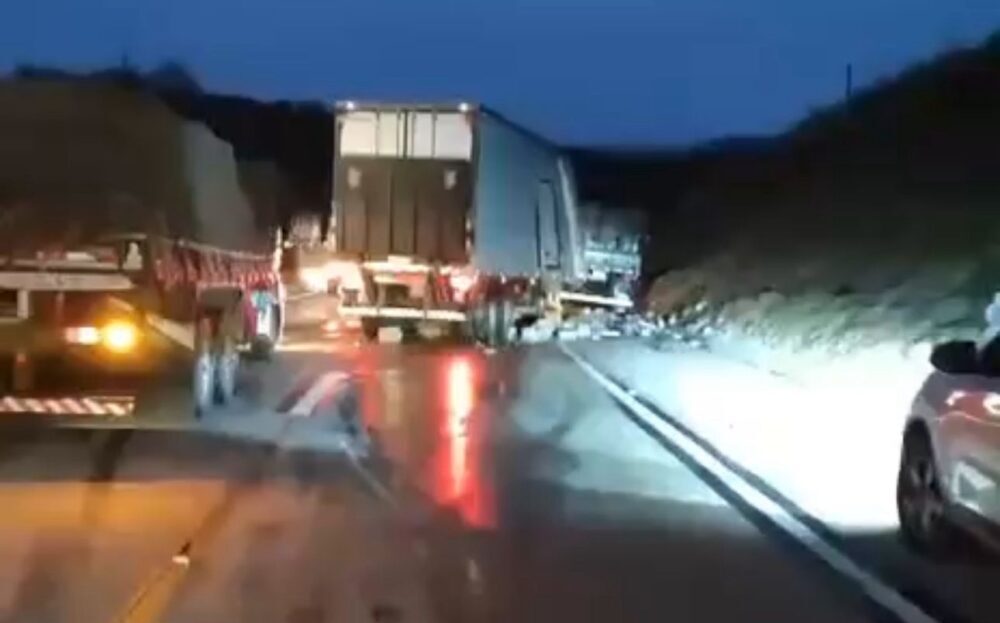 Atualização: PRF confirma duas mortes em engavetamento na BR-381, em Bom Jesus do Amparo