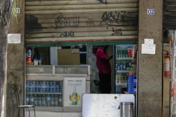 Presos por adulteração de bebidas alcoólicas utilizavam soda cáustica para reetiquetar vasilhame