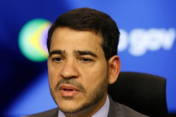 Jorge Messias enfrenta campanha de ministros do STF em favor de Pacheco na vaga de Barroso