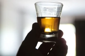 Governo vai comprar 150 mil antídotos contra intoxicação por metanol